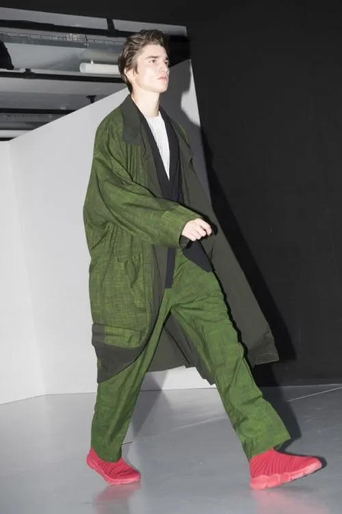 How to Wear Oversized Clothes