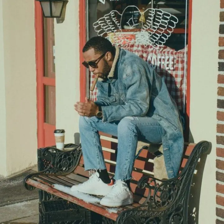 What Color Socks Should You Wear With Jeans?