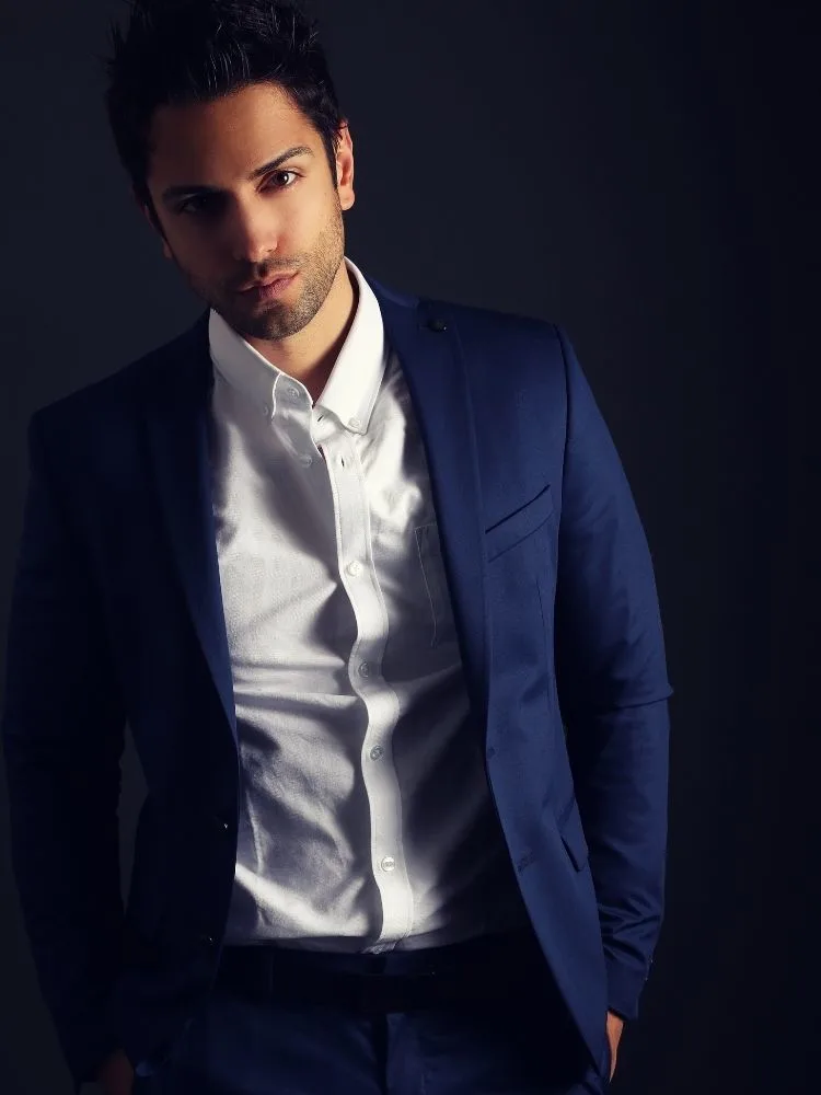 model wearing cool navy blue blazer